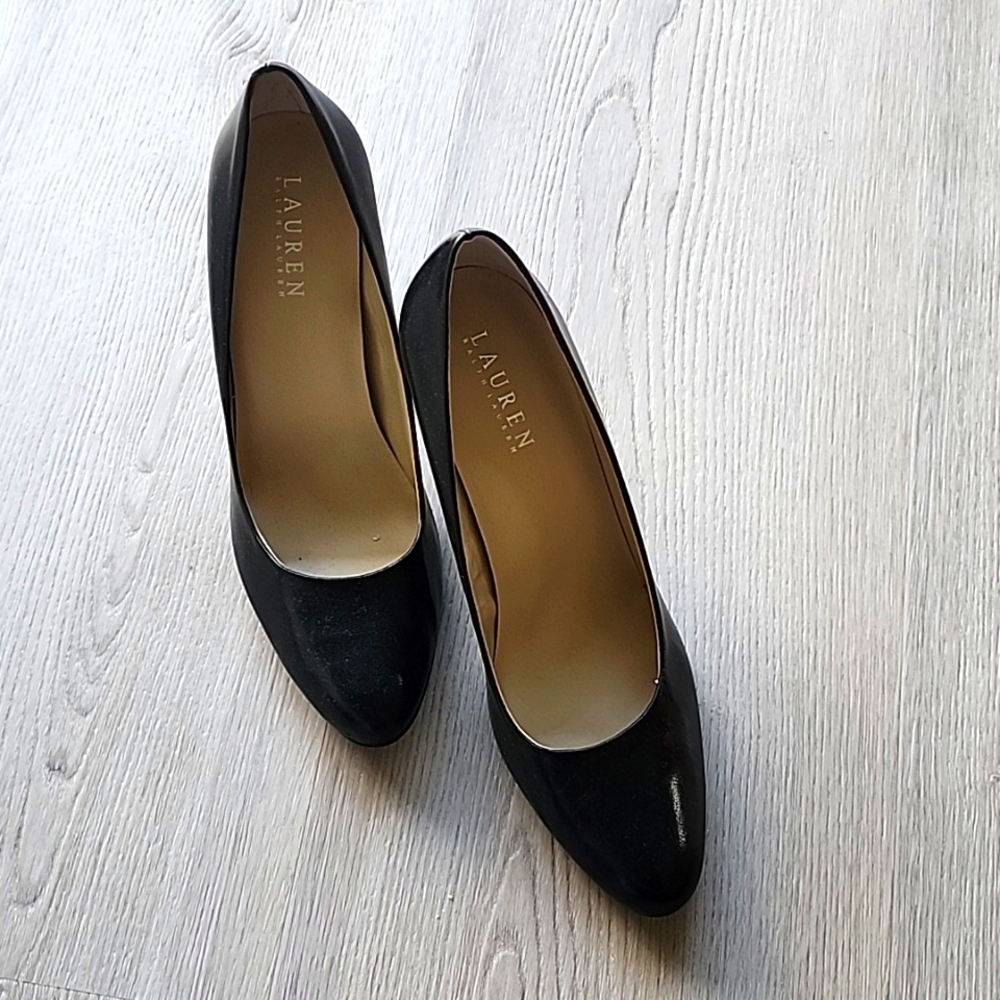 RAlPH LAUREN LEATHER PUMPS